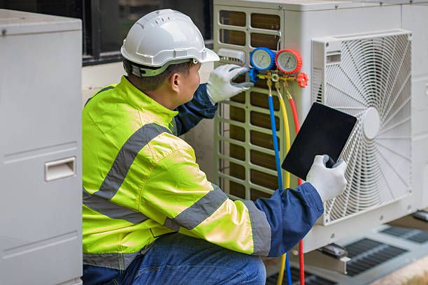 Professional Hvac Maintenance technician working in Round Lake, IL